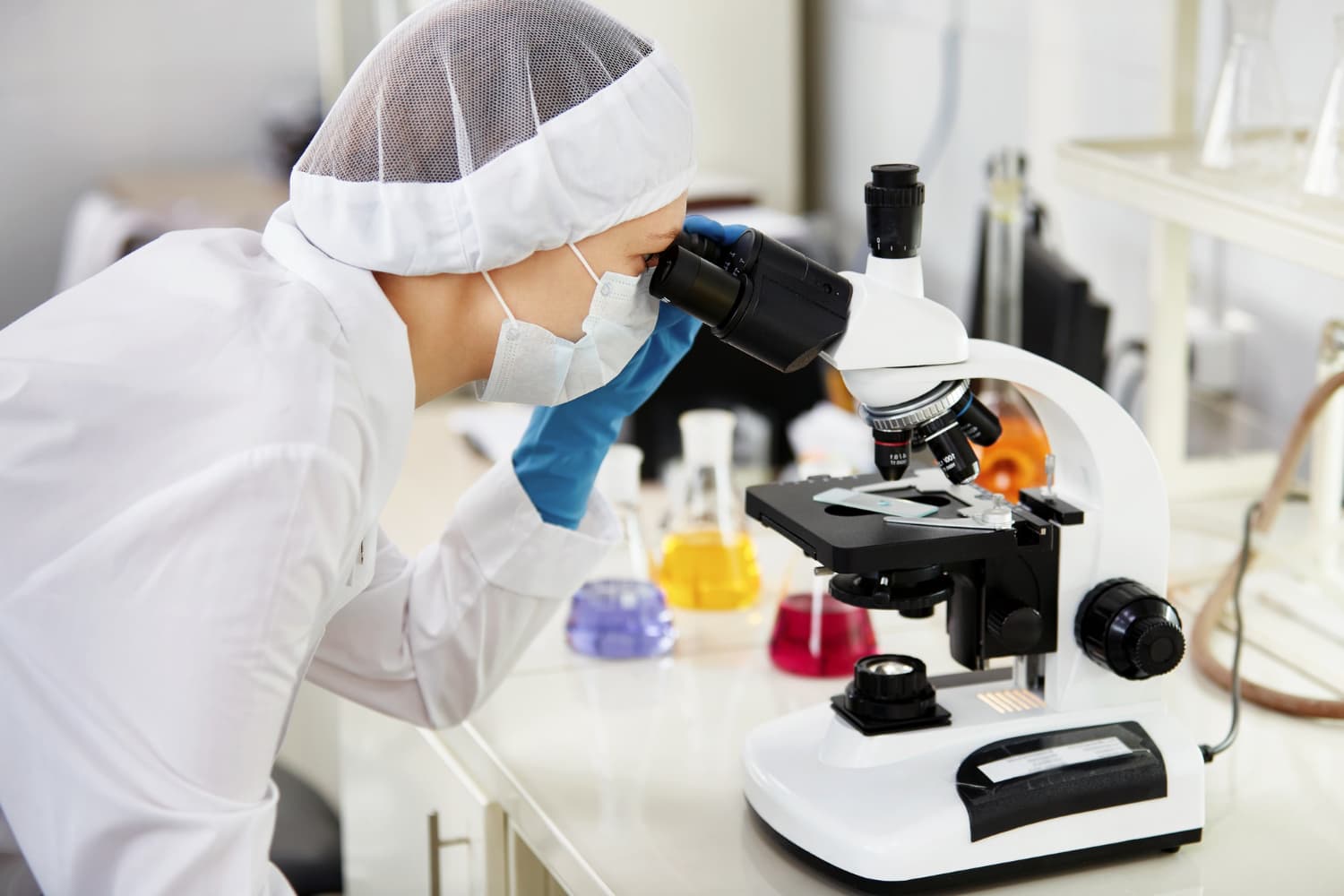 Kto wykonuje badania w laboratorium
